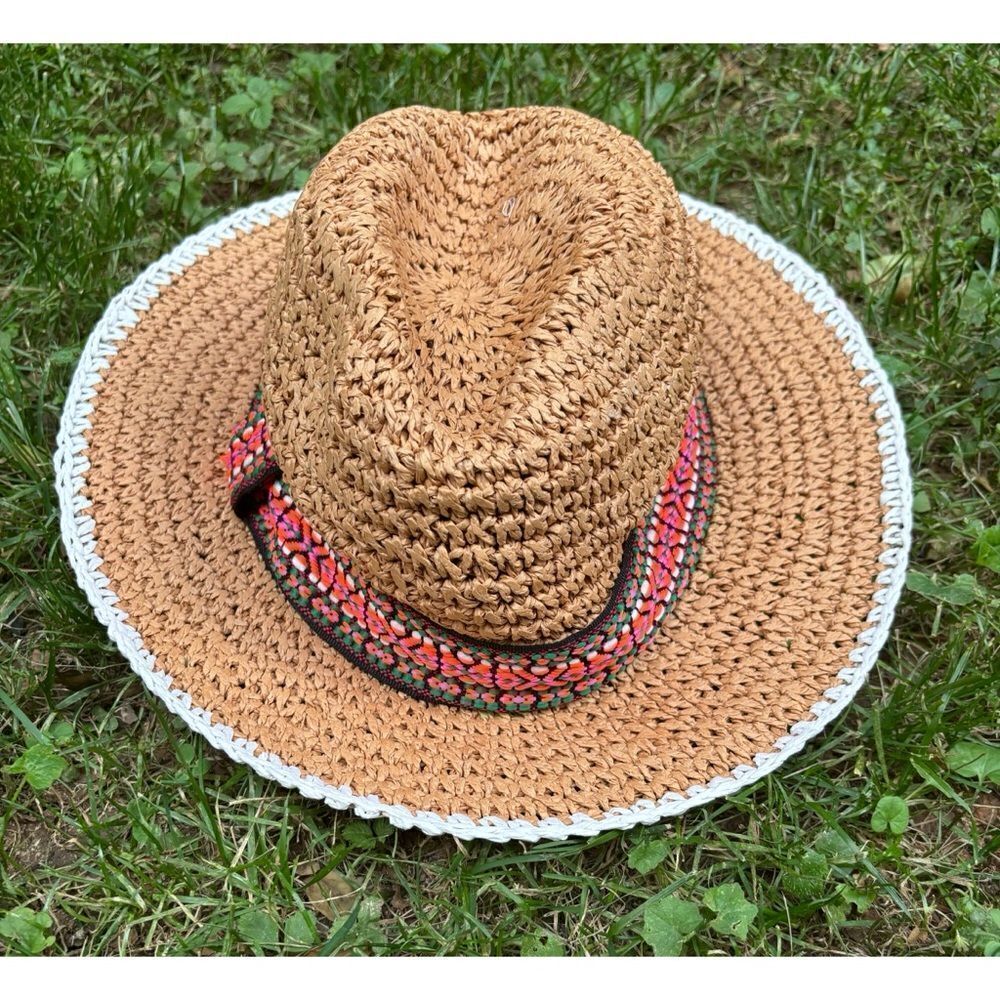 Echo Design Embroidered Paper
Straw Panama Hat / New No Tags